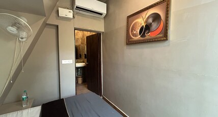 XOXO Hostel Room Type - BASIC PREMIUM
