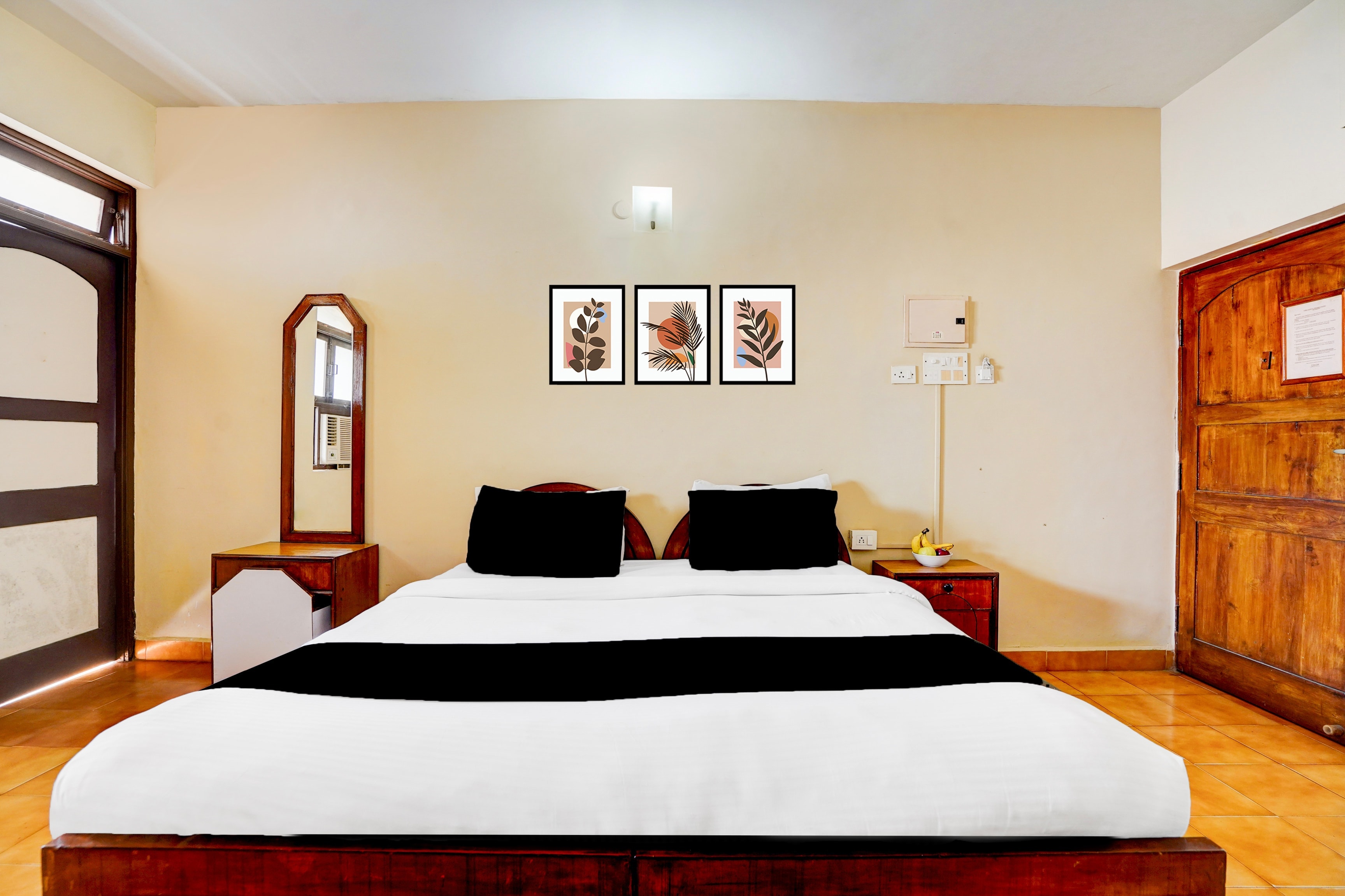 Townhouse Calangute Formerly Hotel Horizon - Tap to explore photos