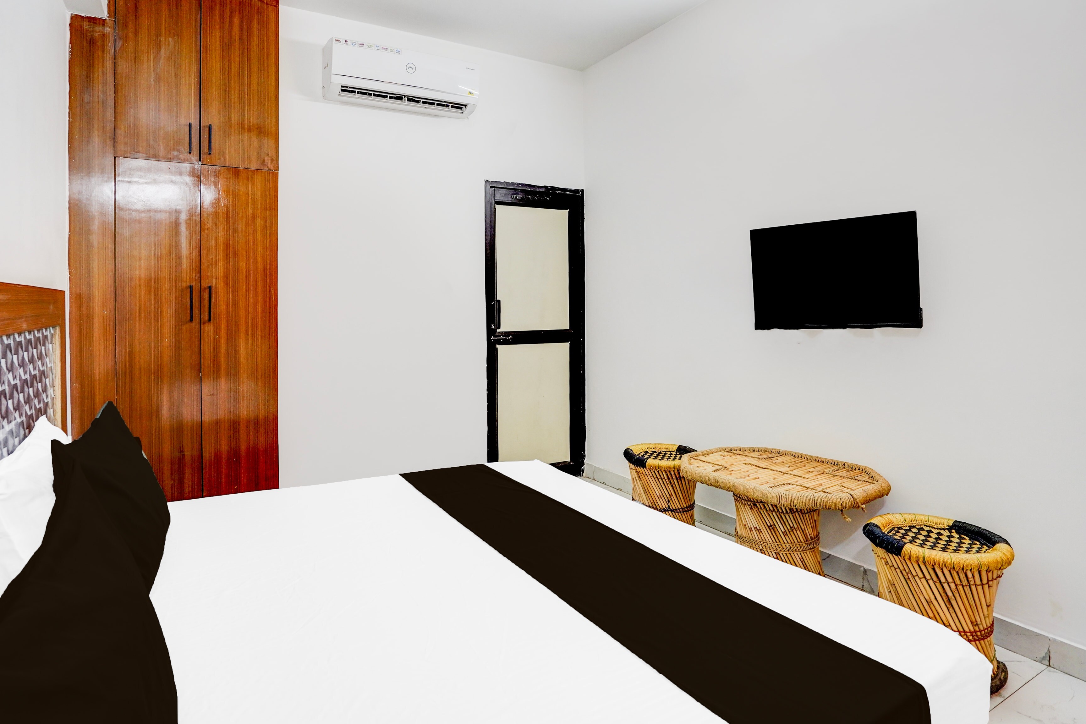 Hotel O Sagar Presidency - Tap to explore photos