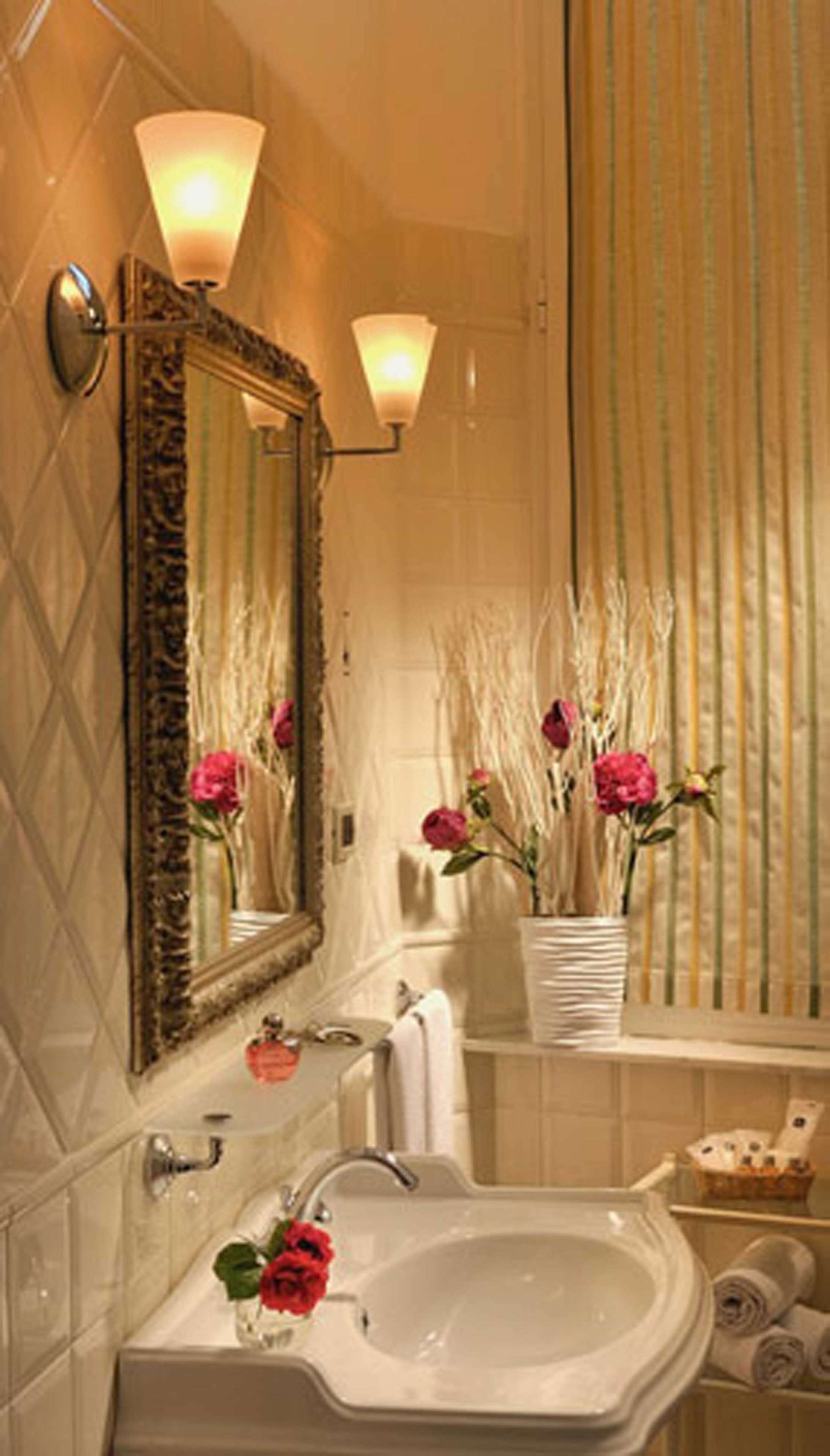 Best Western Hotel Metropoli - Tap to explore photos