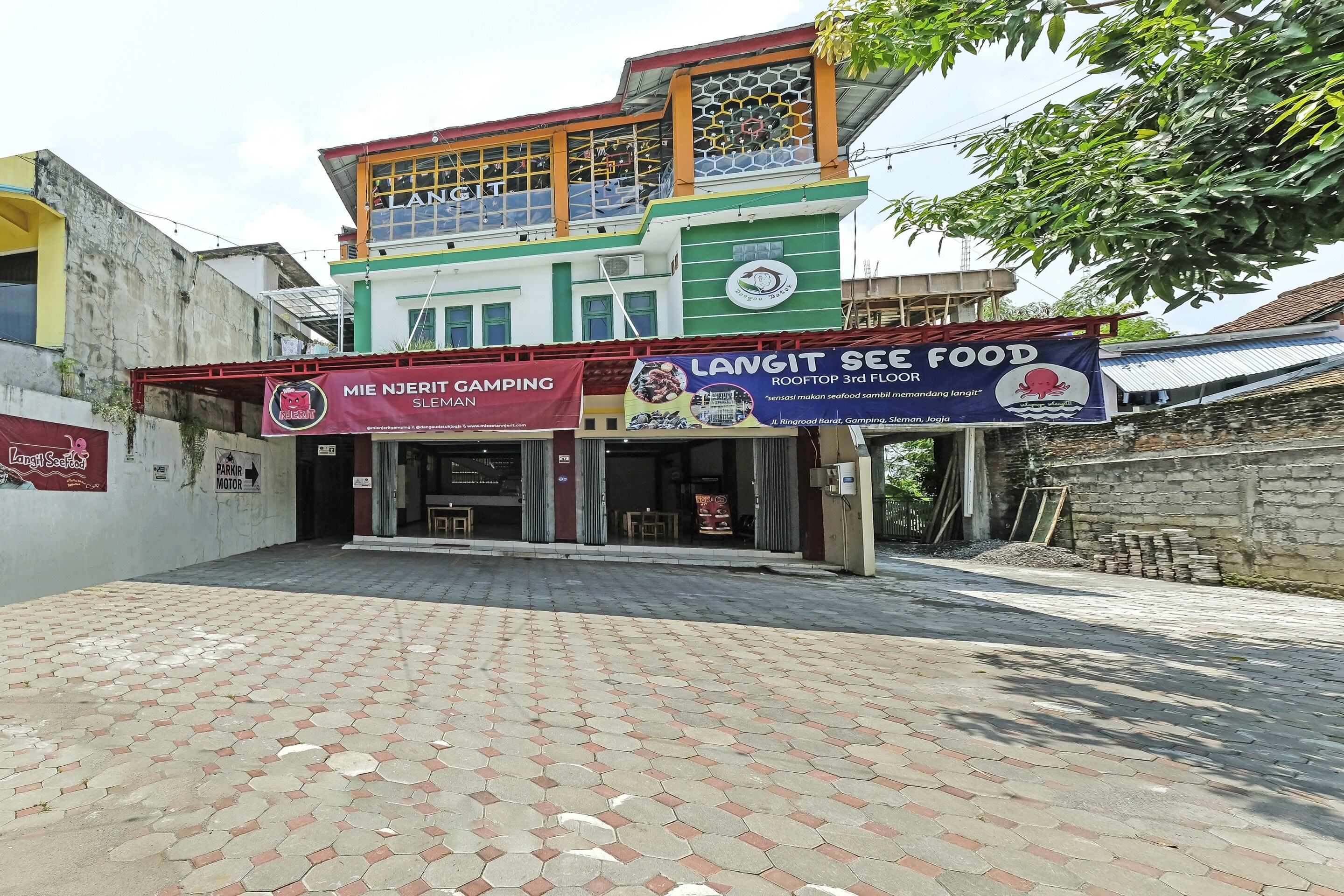 Hotel O Dangau Datuk Guesthouse - Tap to explore photos