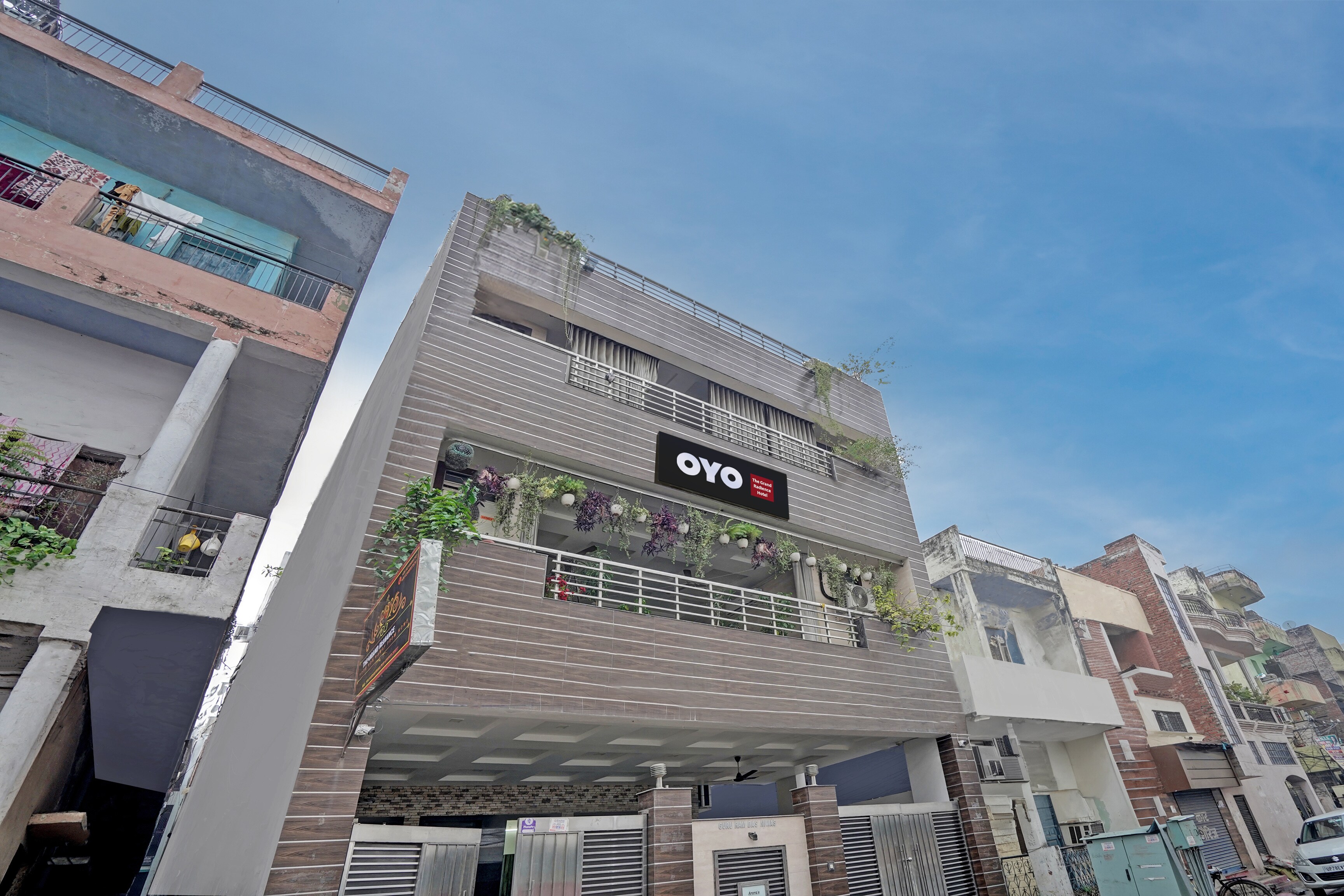 HOTEL O AMR GRAND Govindpuri Junction - Tap to explore photos