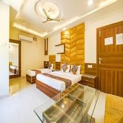 Hotel Royal Aanandam, Gwalior - Tap to explore photos