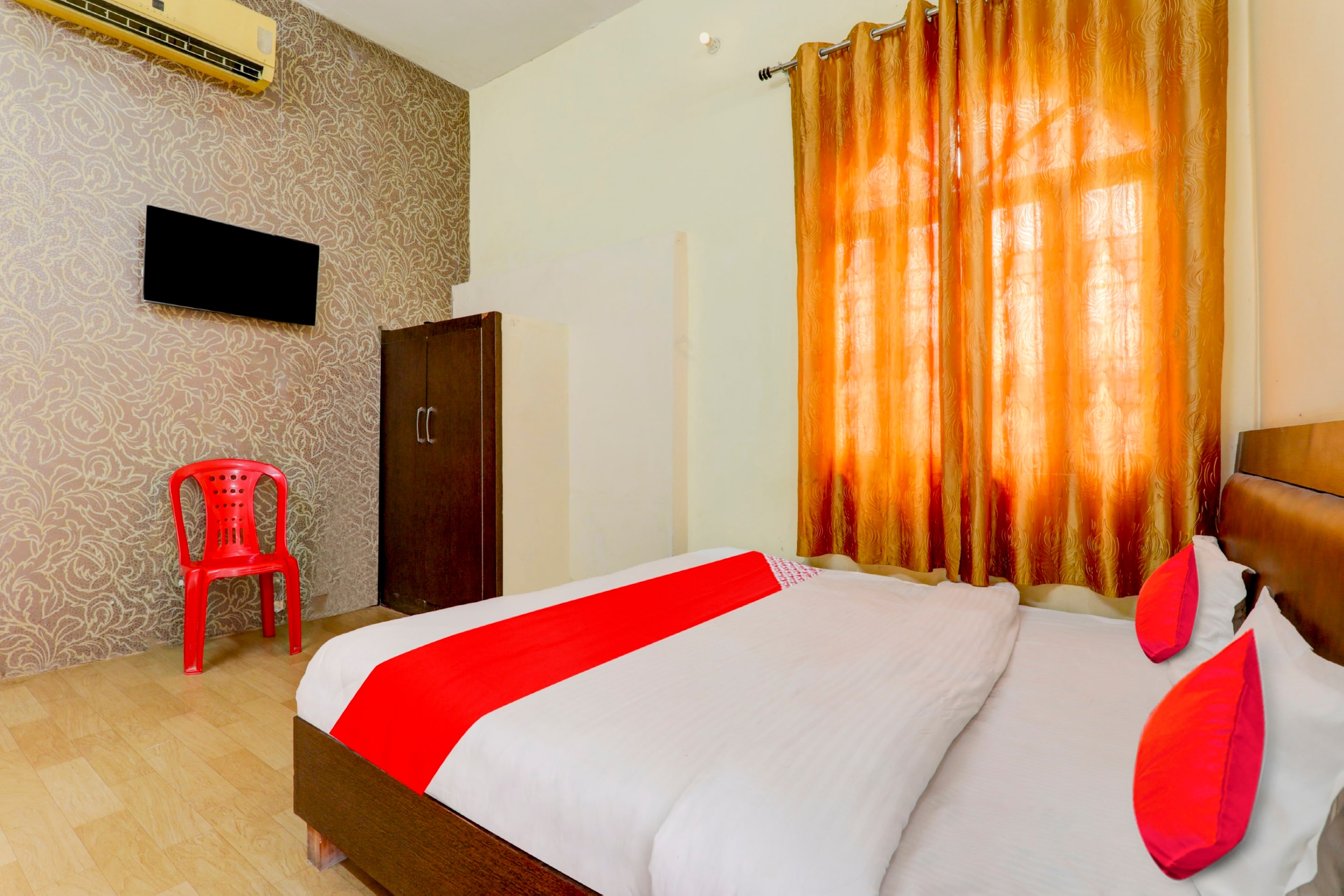 Hotel O Rajveer - Tap to explore photos