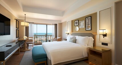Dusit Thani Hua Hin Hotel Room Type - Club Oceanview Suite King