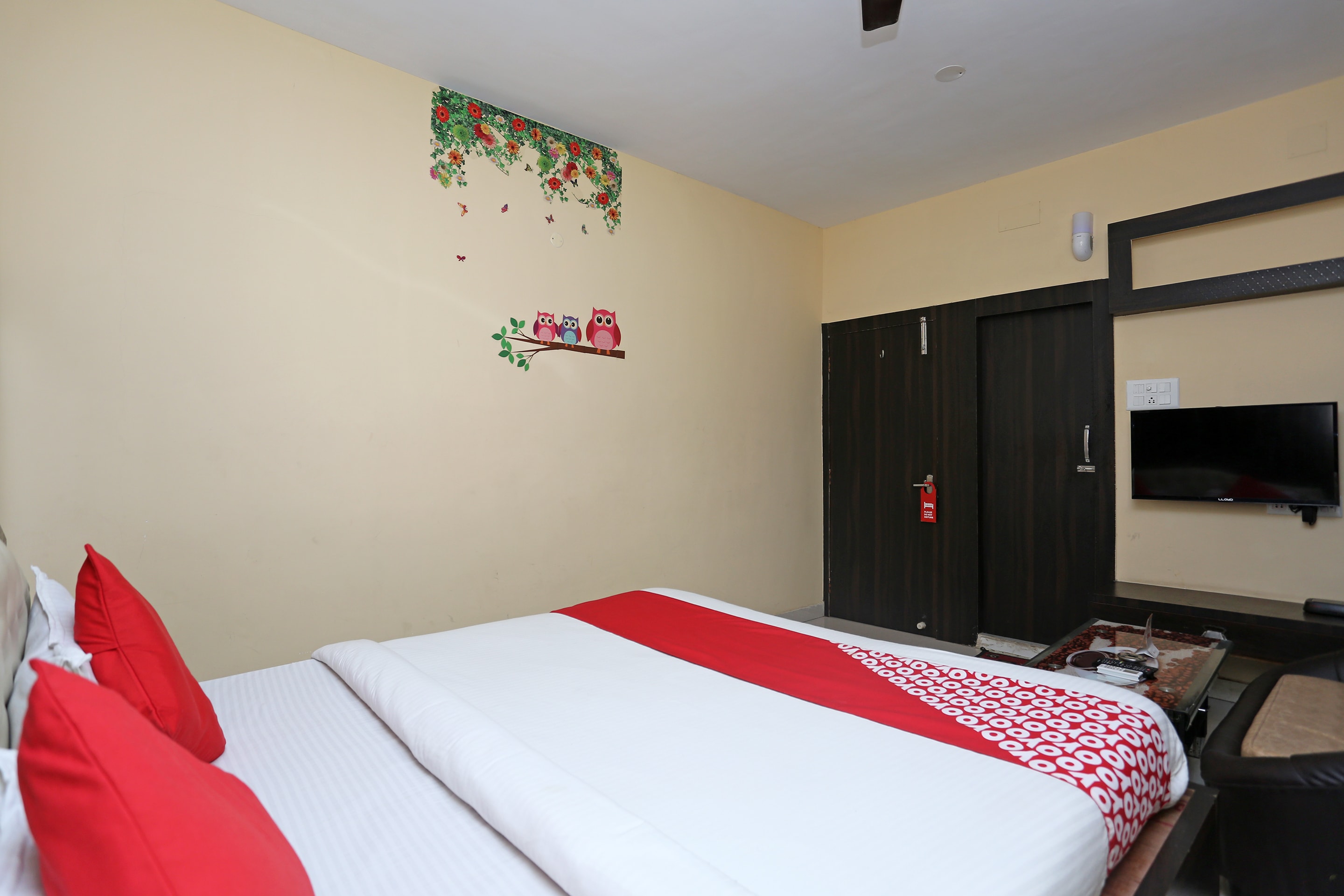 Hotel O Eco Inn - Tap to explore photos