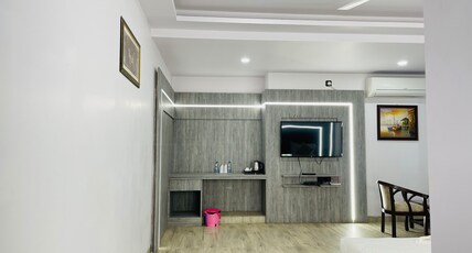 Hotel Vijay Shree Room Type - Superior Double Room (Platinum Room)