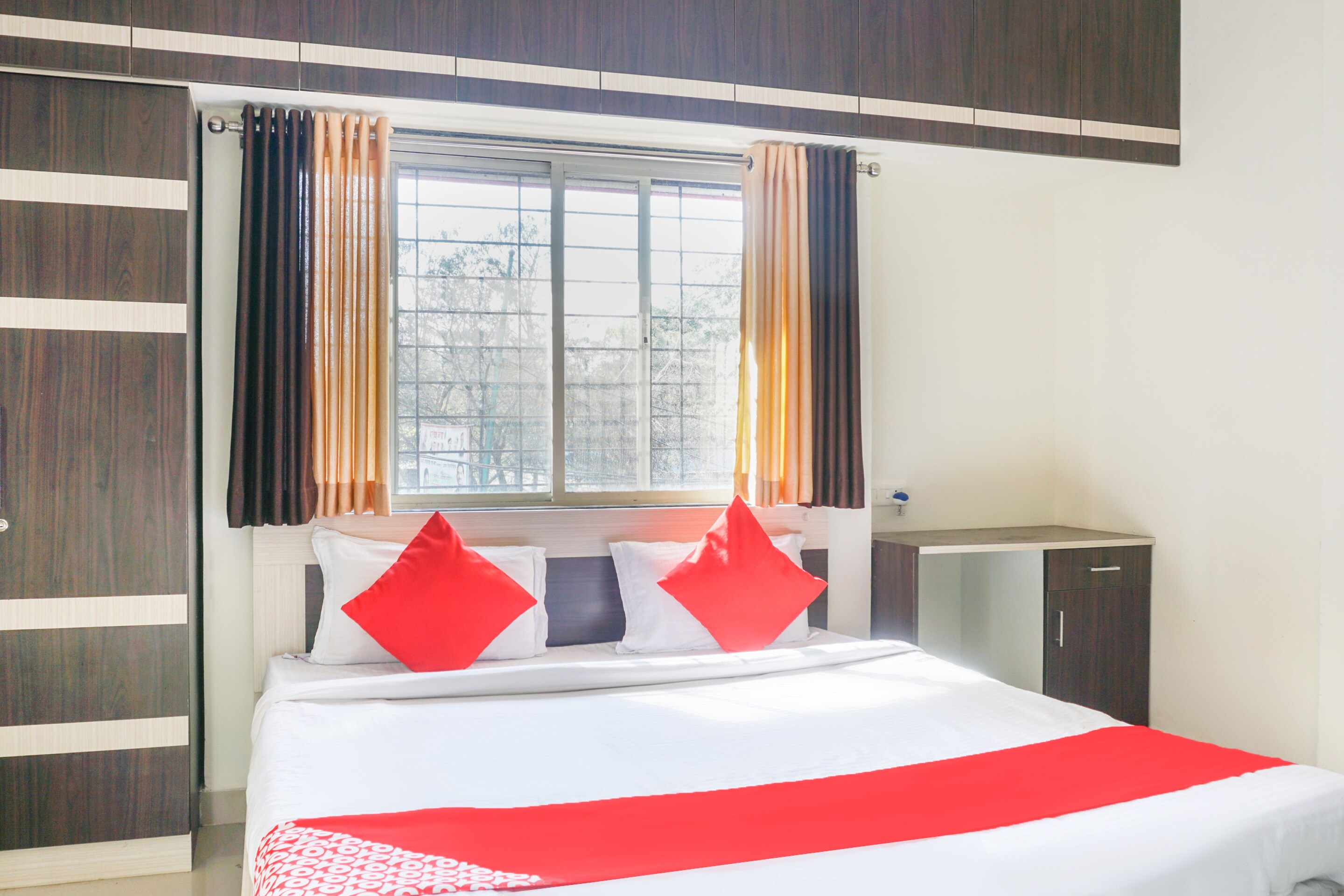 Hotel O The Guest House - Tap to explore photos