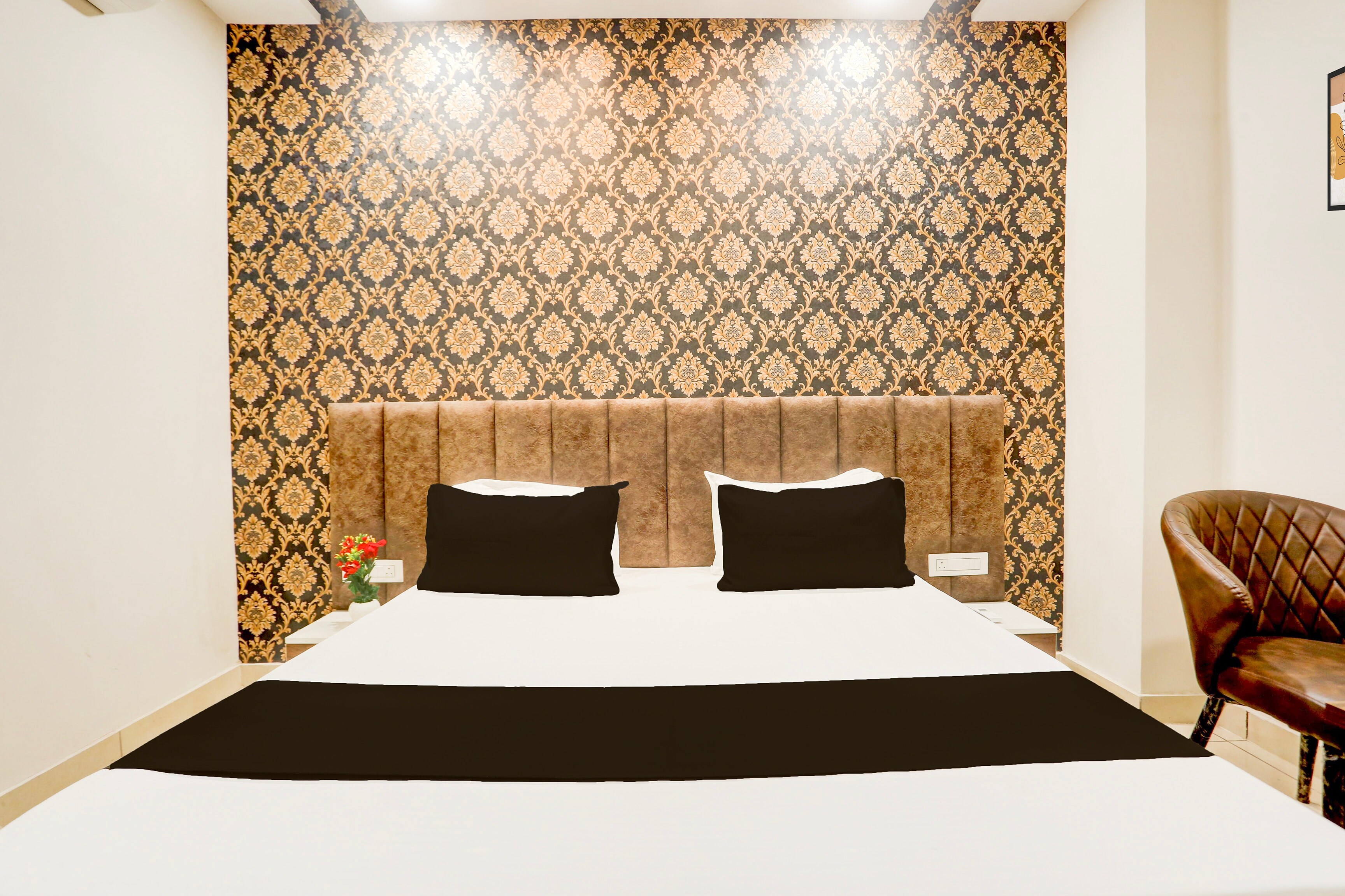 Hotel O Heritage - Tap to explore photos