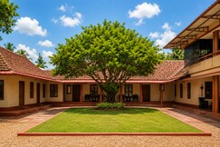 Akkara Homestay & Ayurveda