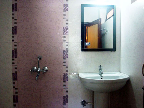 HOTEL DELIGHT - Tap to explore photos