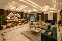 Hotel Star Villa- 1 Minute from NDLS Station