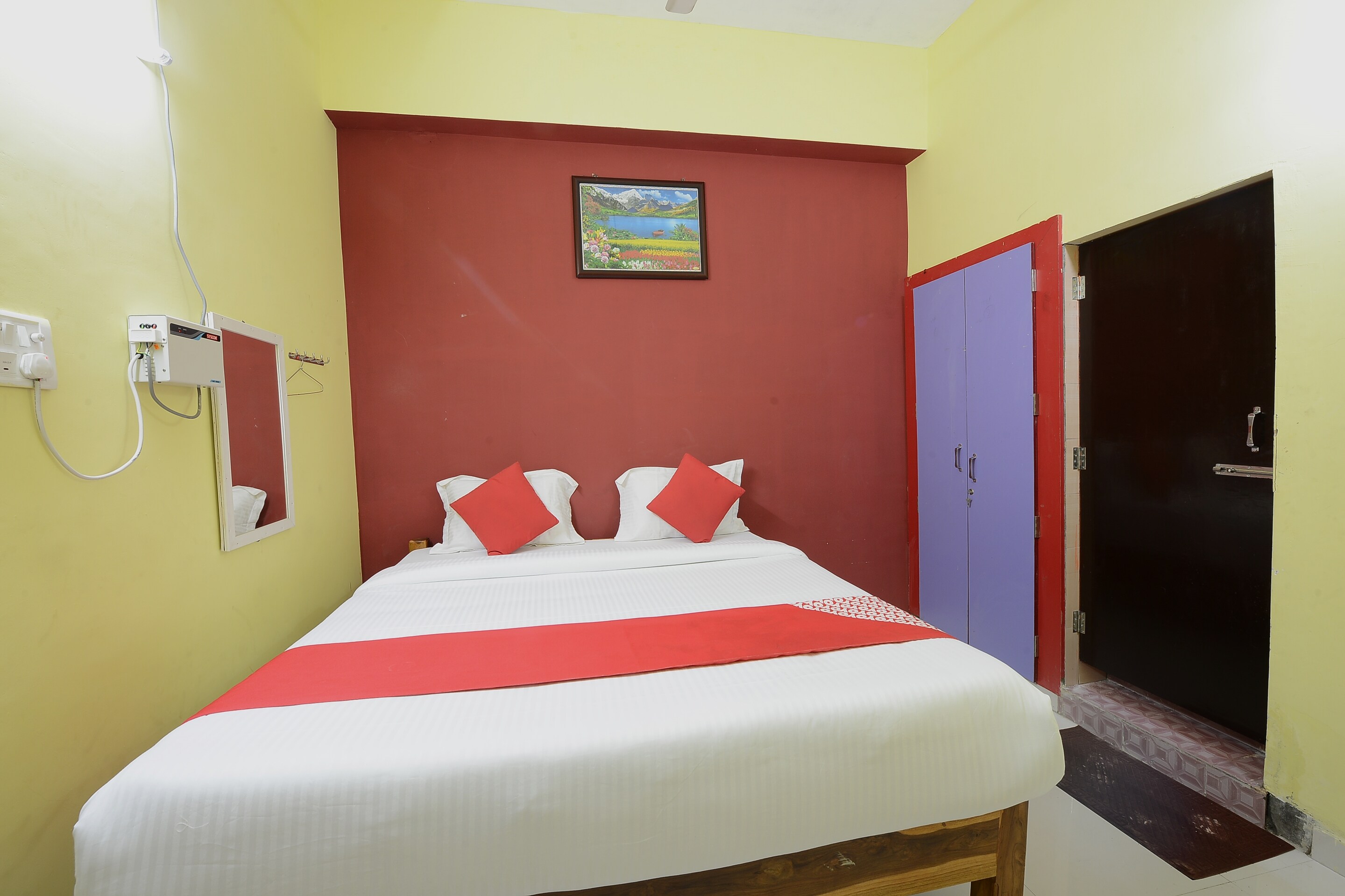 Hotel O Vellore New Bus Terminus Formerly Saibala Lodge - Tap to explore photos