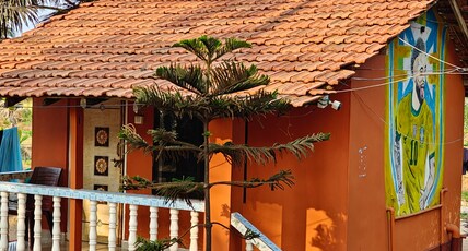 Coconut Tree Cafe Room Type - Double room With Ac