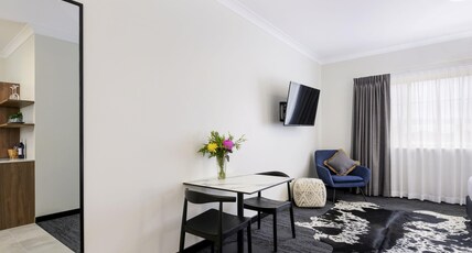Parklands Resort & Conference Centre Room Type - Superior Room with 1 king size bed and 1 queen sofa bed