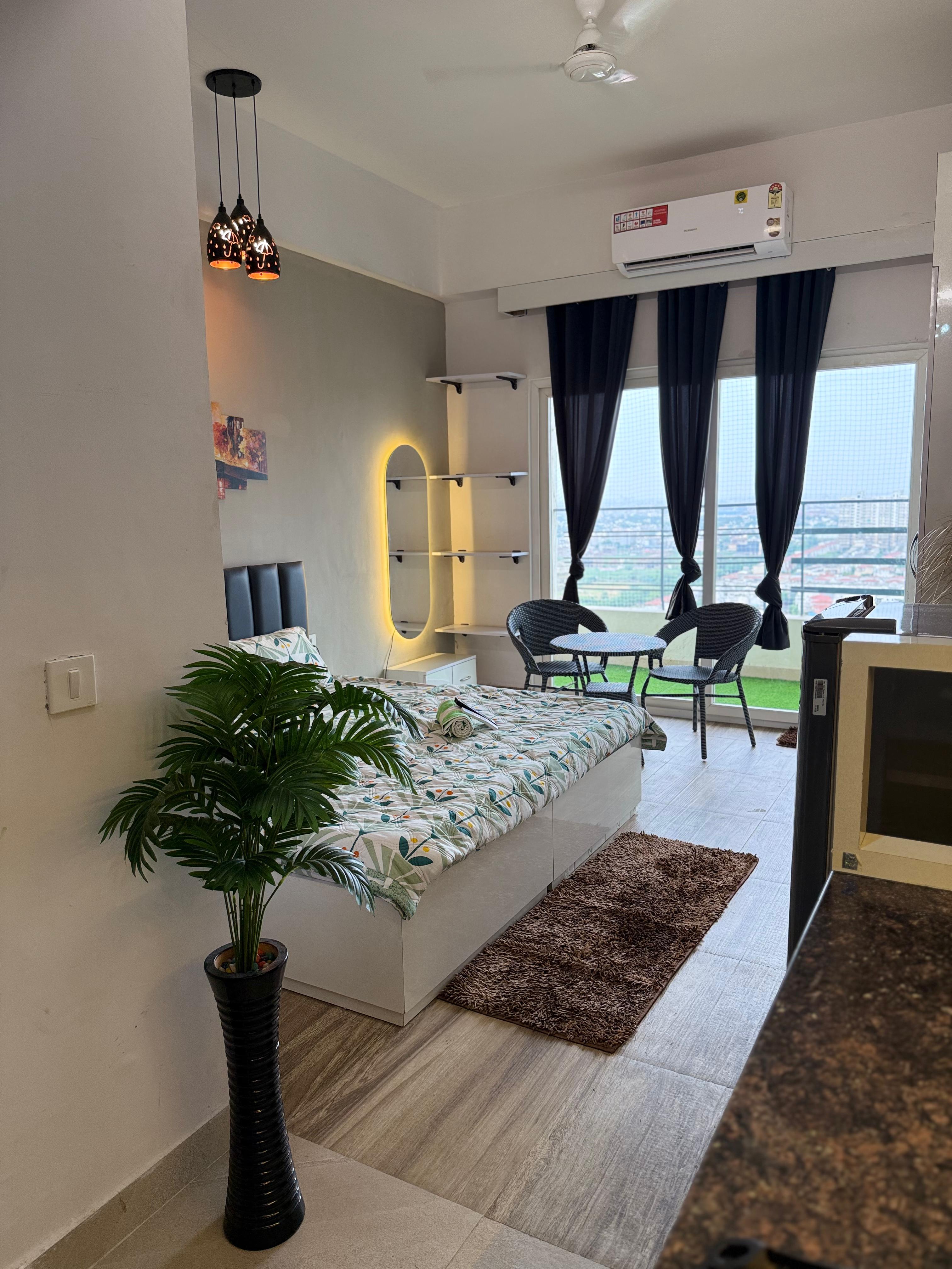 Vista Hotel - Tap to explore photos