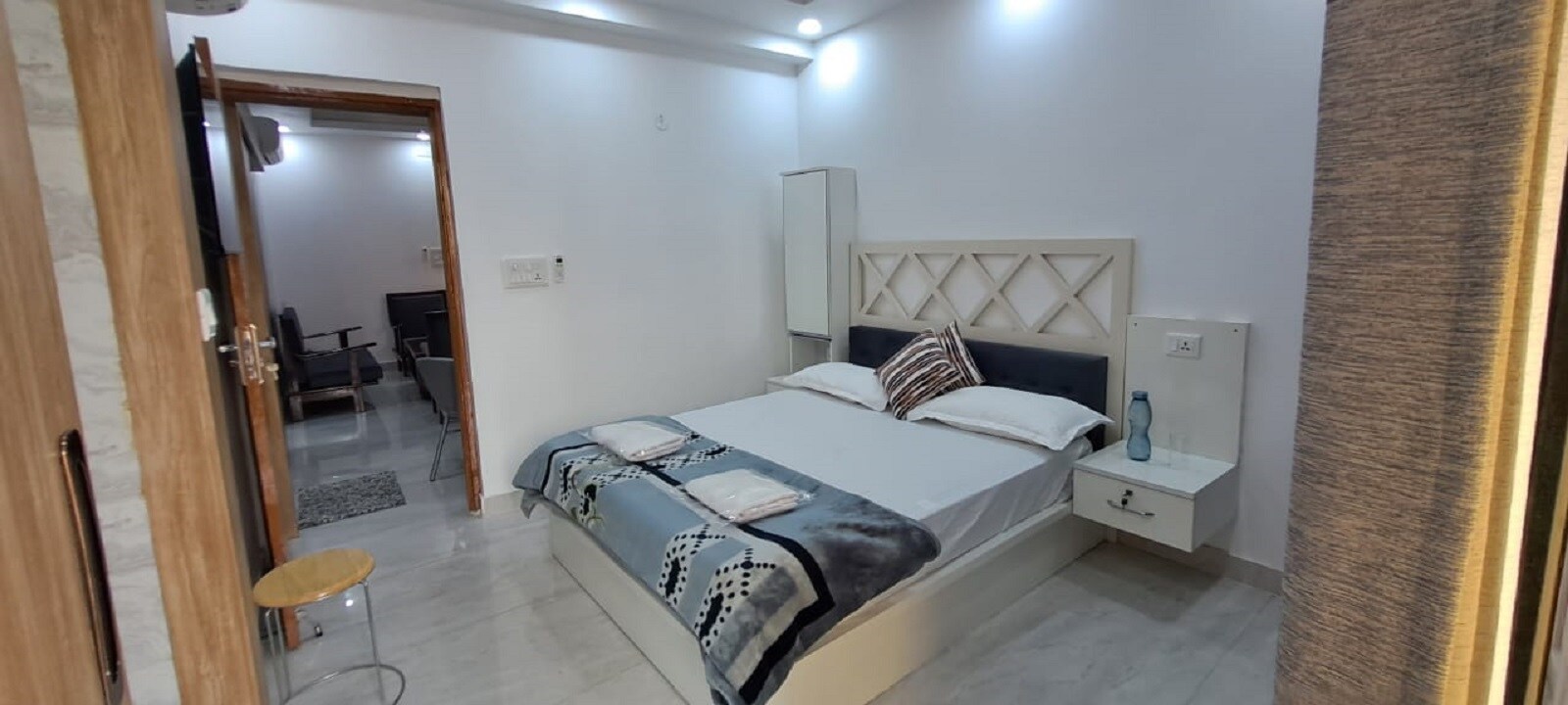 Entire Luxury 2 bhk near EK MURTI Greno west - Tap to explore photos