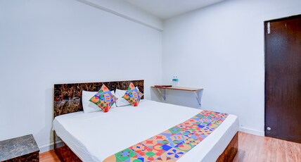 FabHotel World King Room Type - Deluxe Room