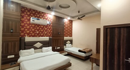 Hotel Jarnail Inn Residency (5 min Walk from Golden Temple) Room Type - Family triple room Hotel Jarnail Inn Residency (5 min Walk from Golden Temple) Room Type - Family triple room