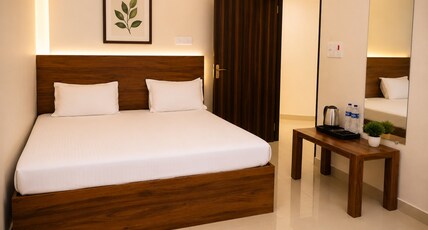 Jayaditya Palace 10 minutes walking from Shri Ram Mandir Room Type - Super Deluxe Room