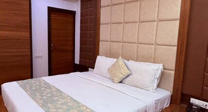 The Amberly Garden Room Type - Superior Back view Room