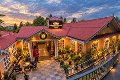 Summit Oakden Resort & Spa at Mall Road