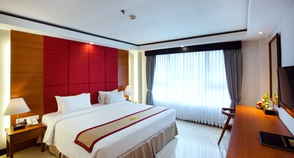 Royal Regantris Kuta Room Type - Deluxe Double Room with Bathtub