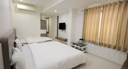 Hotel Grand Paradise Room Type - Deluxe Room