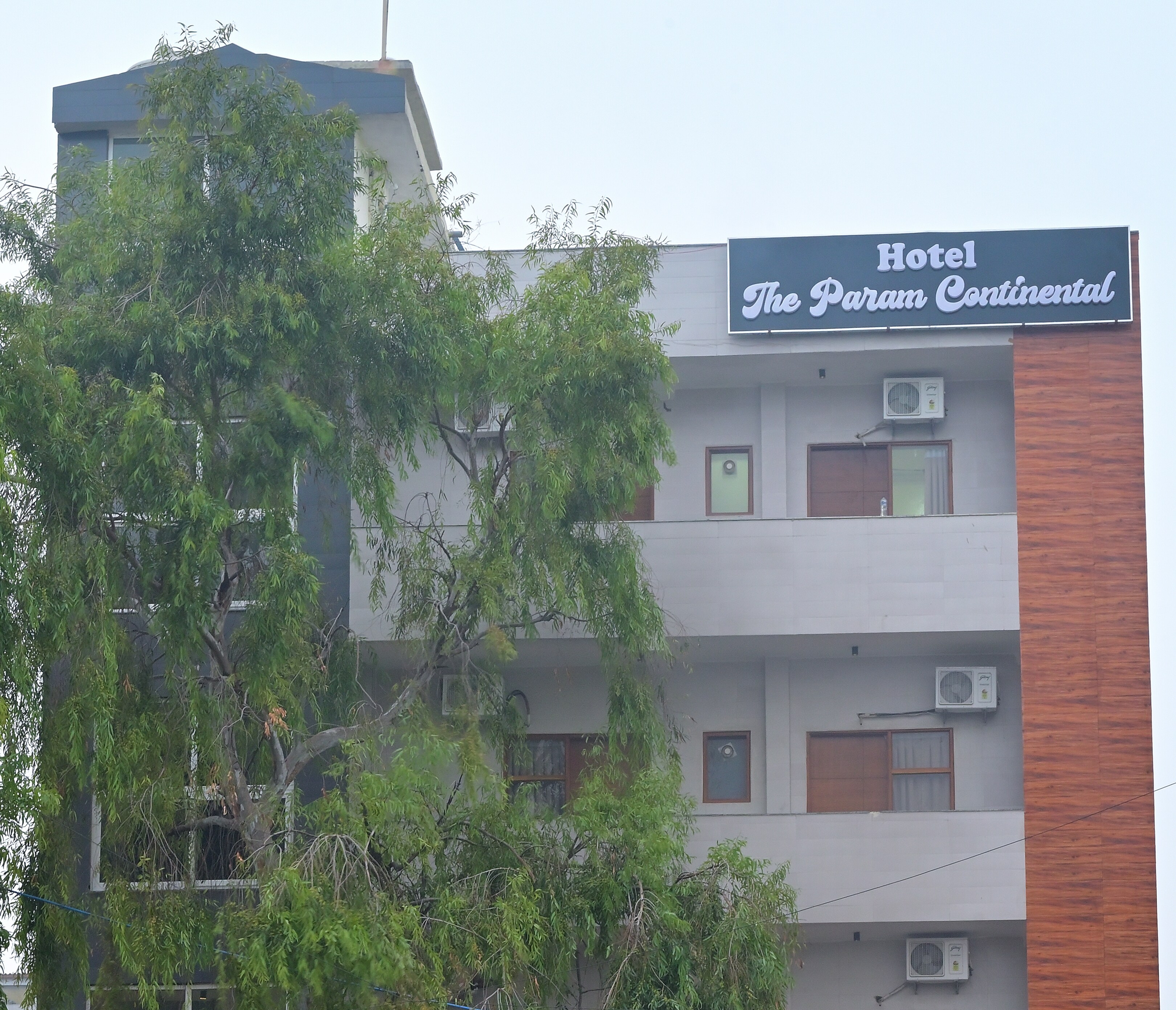 Hotel Param Continental - Tap to explore photos