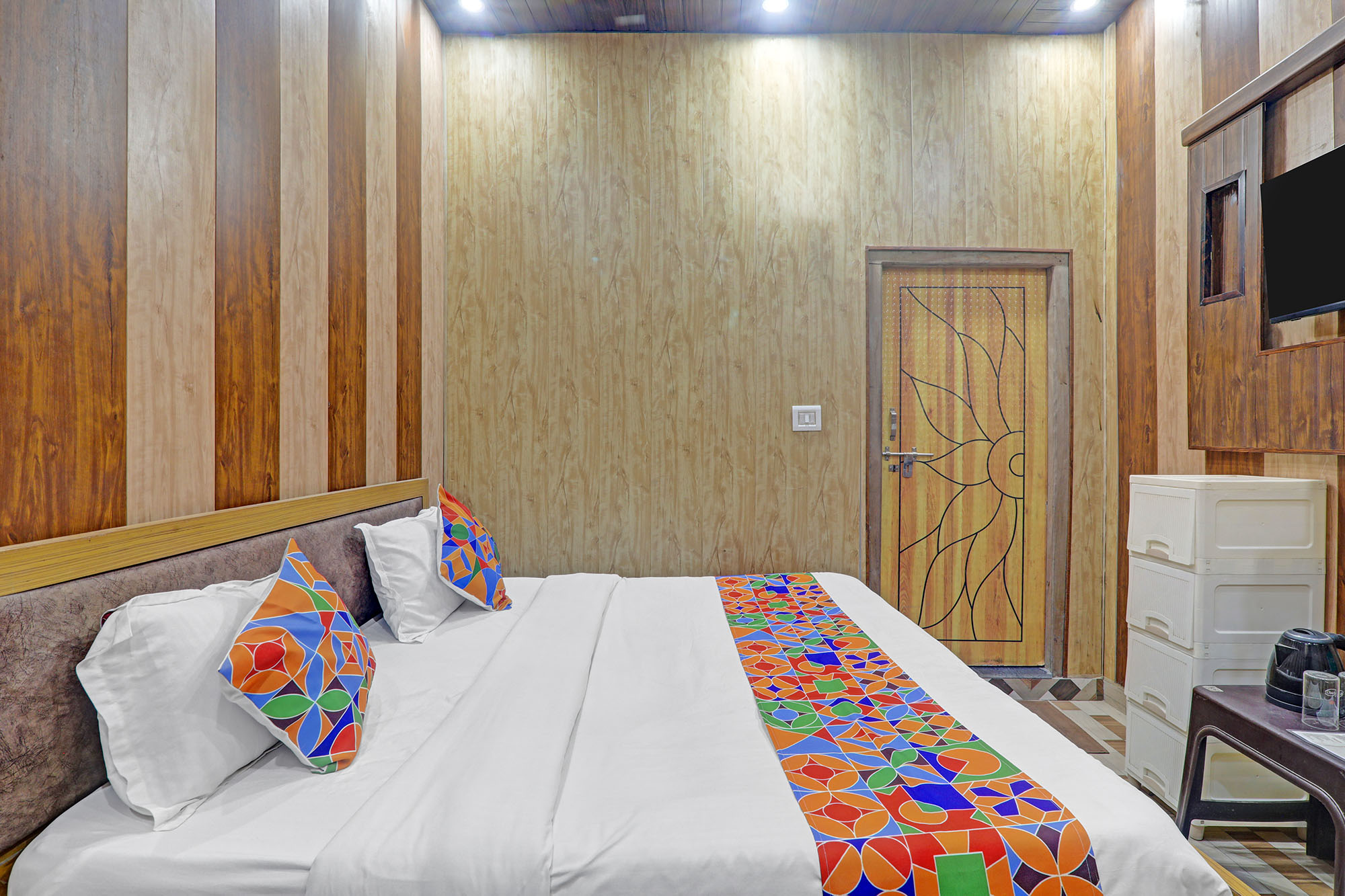 FabHotel Shree Ram Aadhar - Tap to explore photos