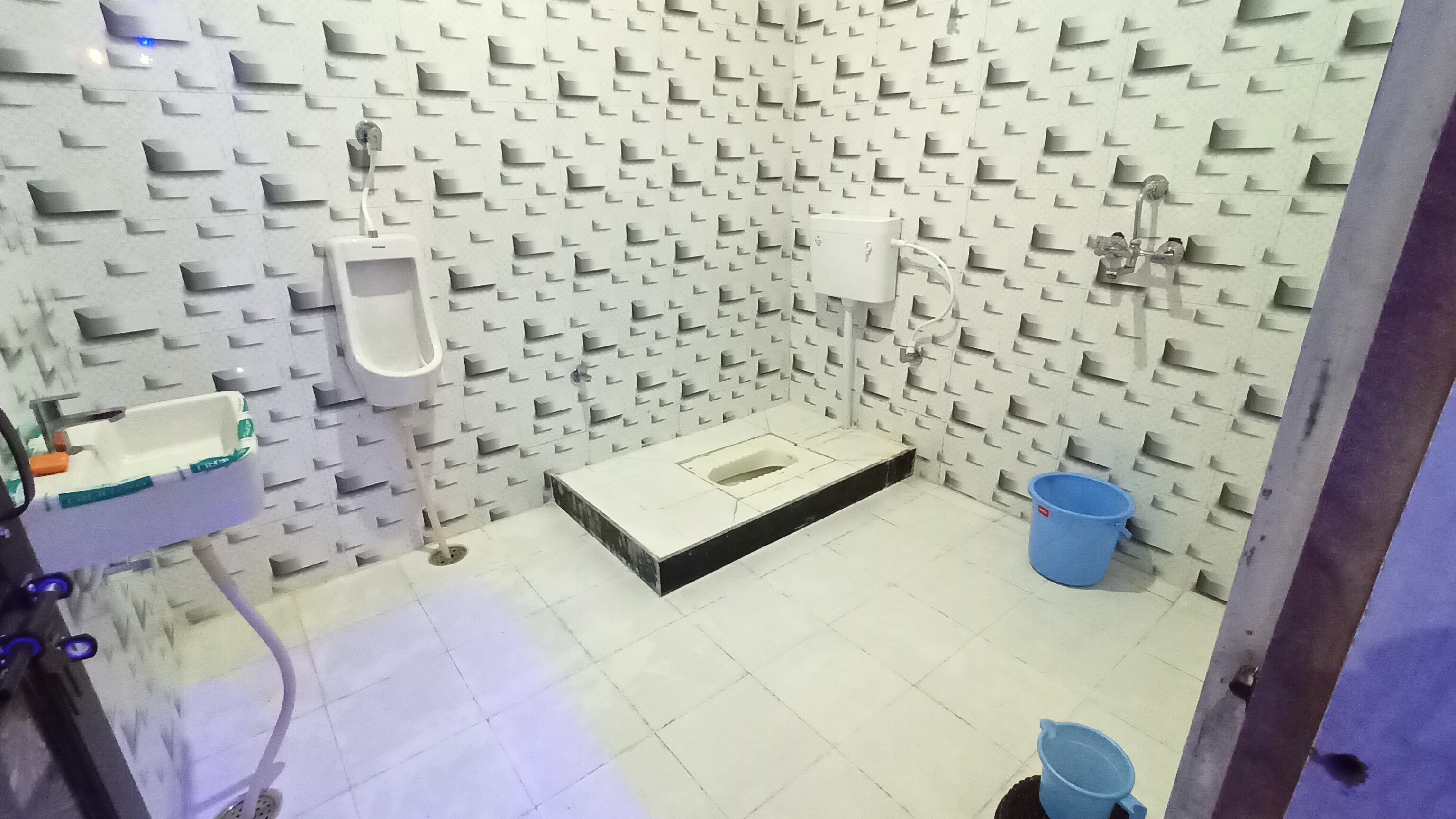 HOTEL SHREED - Tap to explore photos