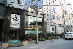 Almondz Hotel