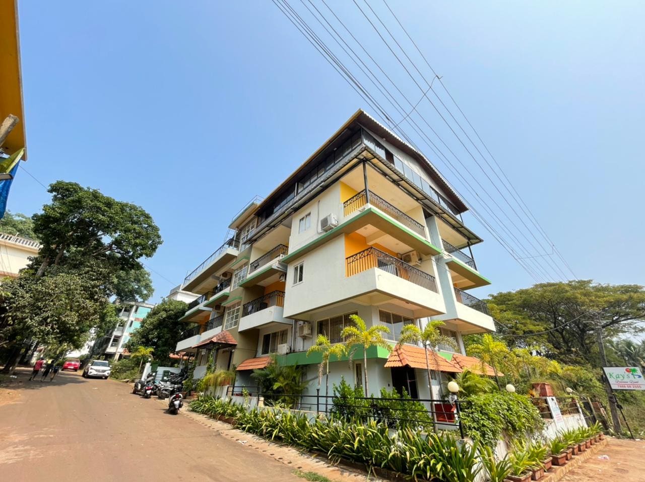 Kays Riverview Resort - Tap to explore photos