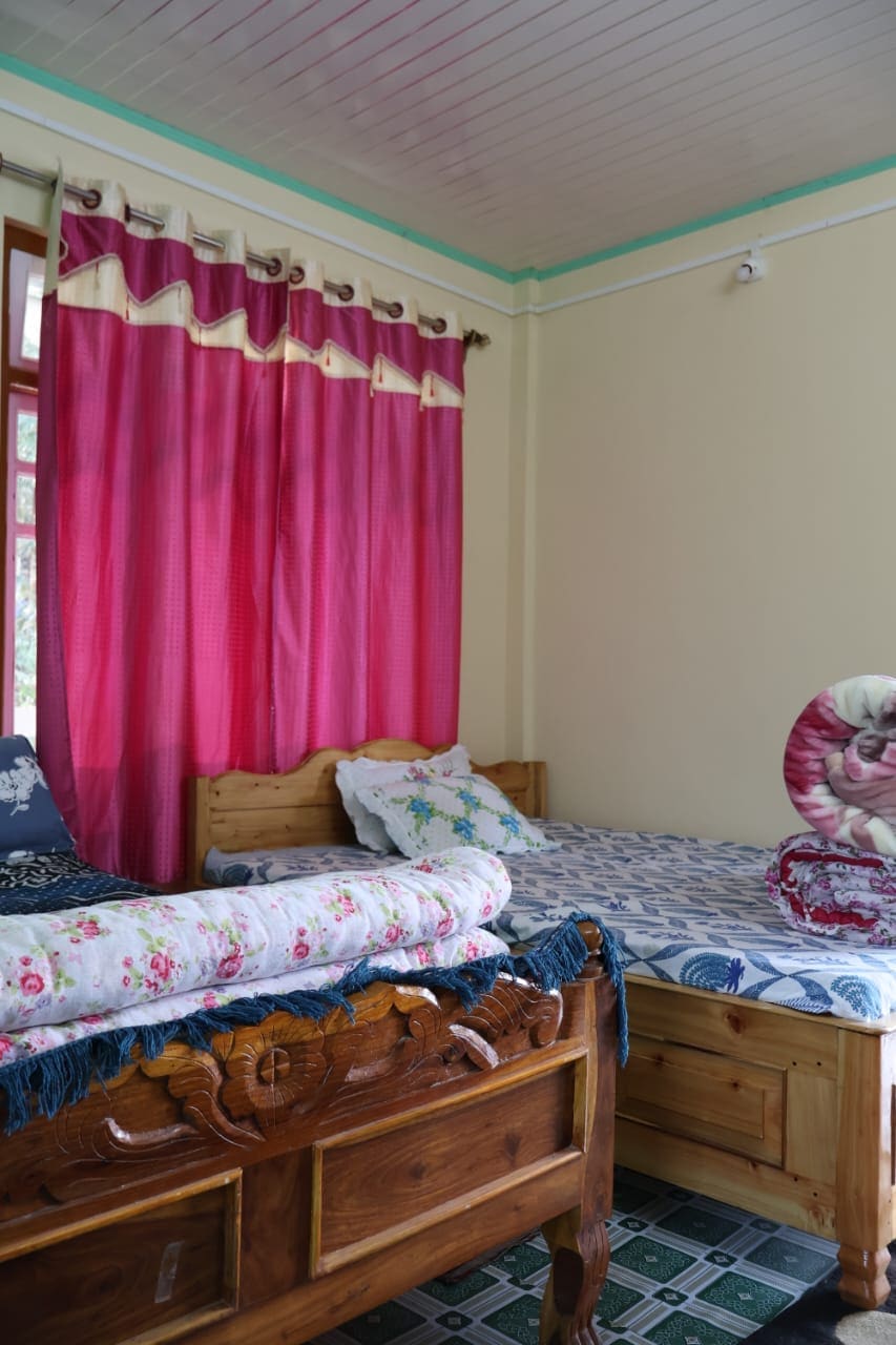 Blue Heaven Homestay Lamahatta - Tap to explore photos