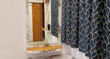 Hotel Shree Ji Palace Room Type - Deluxe Room With King bad