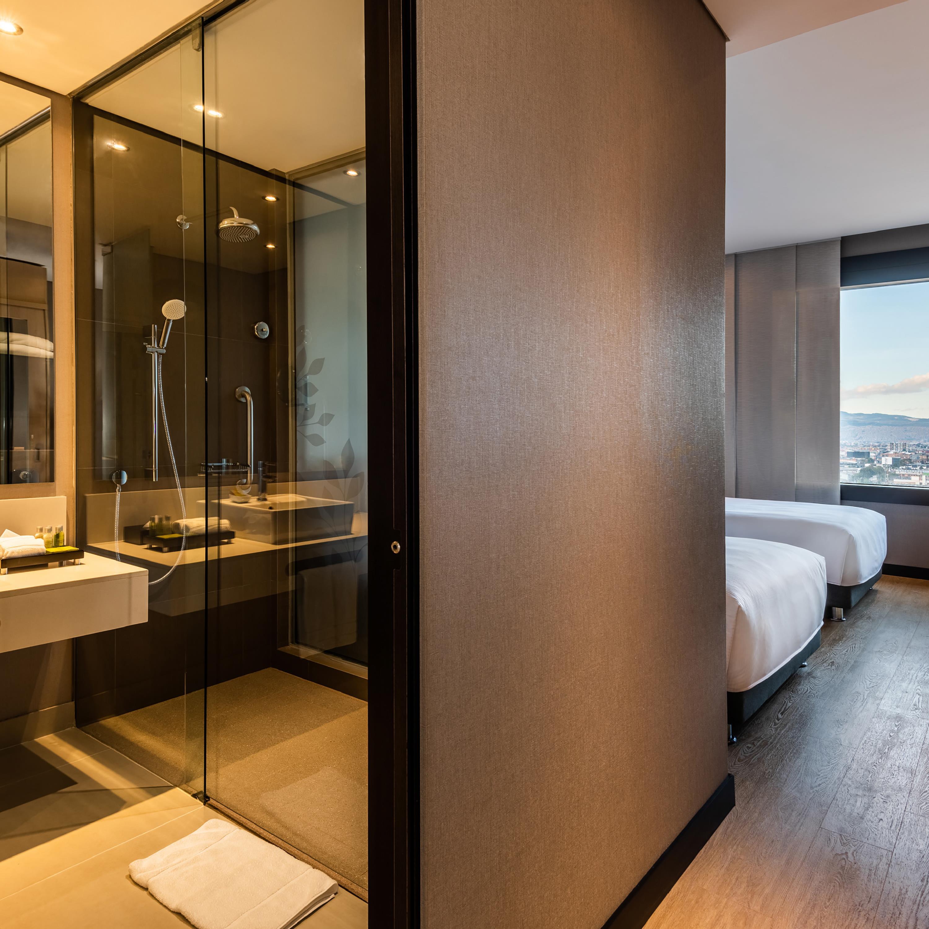 DoubleTree by Hilton Bogota Salitre AR - Tap to explore photos