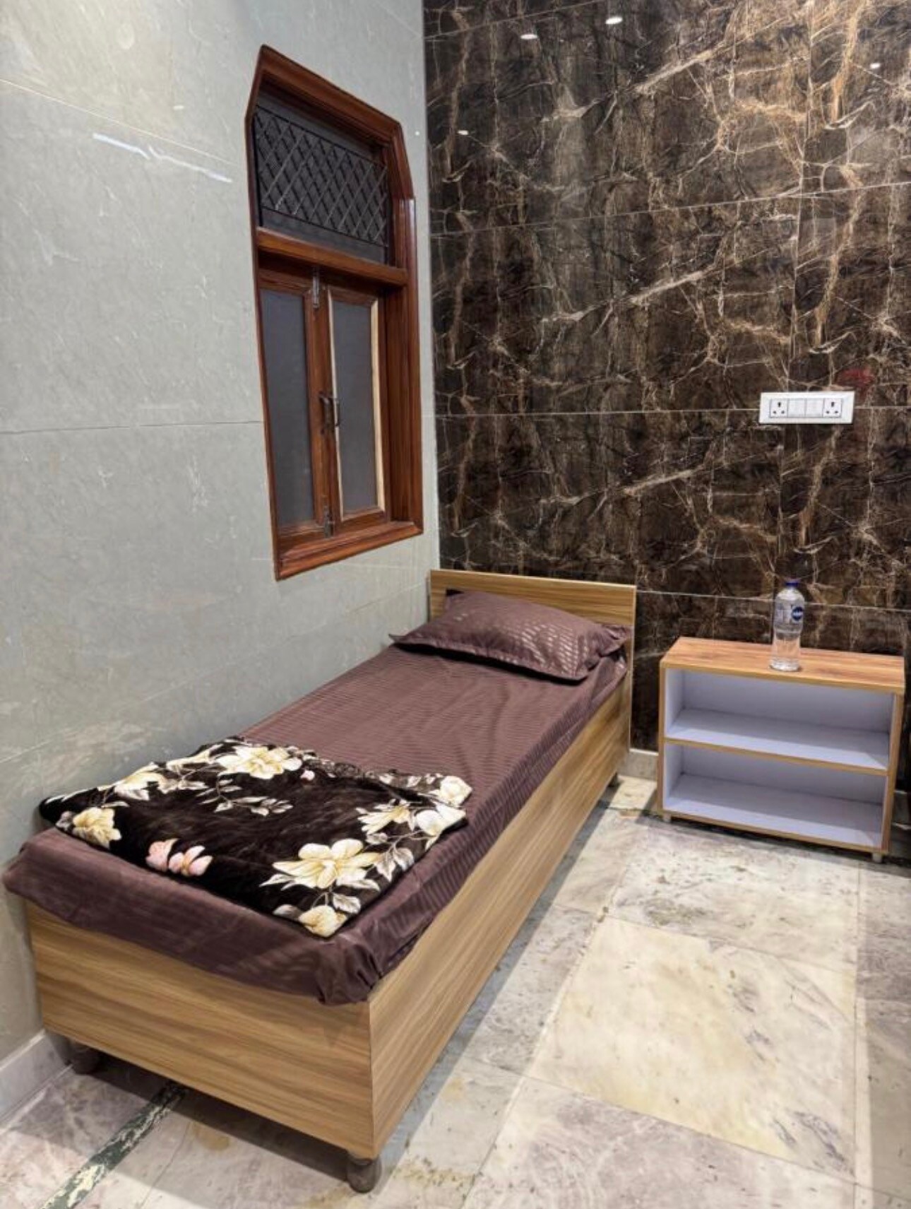 FlexiBay-Affordable Hostel in North Delhi - Tap to explore photos