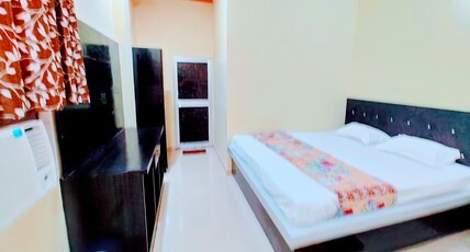 Mithila Nilayam 200 M Ram Janam Bhumi Room Type - Standar AC Room