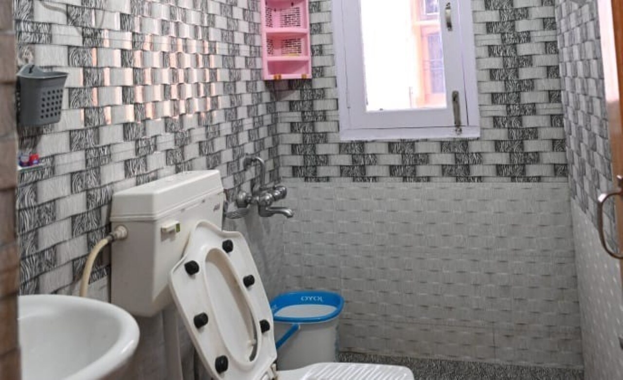 Akarshan Homes Entire 3 BHK Apartment - Tap to explore photos