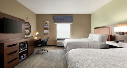 Hampton Inn & Suites Frederick-Fort Detrick Room Type - 2 QNS ACCESSIBLE W TUB NS