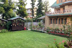 Hotel Madhuban- Dal Lake