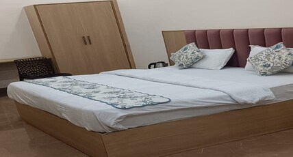 Sah Haveli Homestay Near Kashi Vishwanath Temple Room Type - Deluxe Room
