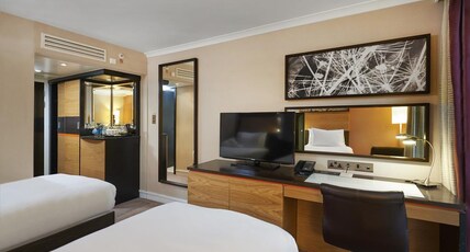 Hilton London Kensington Room Type - TWIN DELUXE ROOM