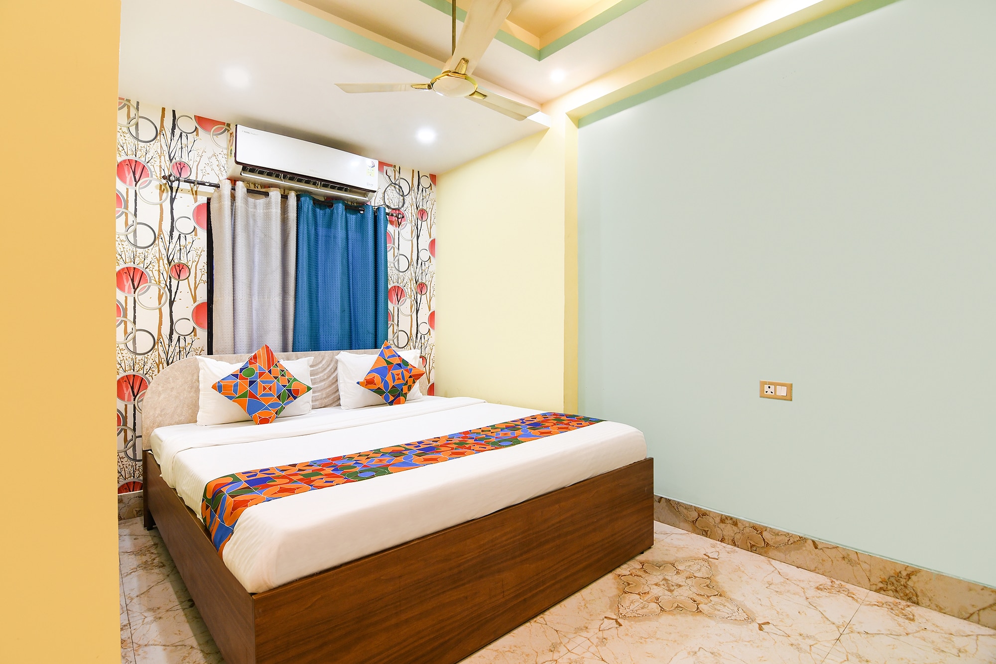 FabHotel Leechi Lodging & Fooding - Nr. AIIMS - Tap to explore photos