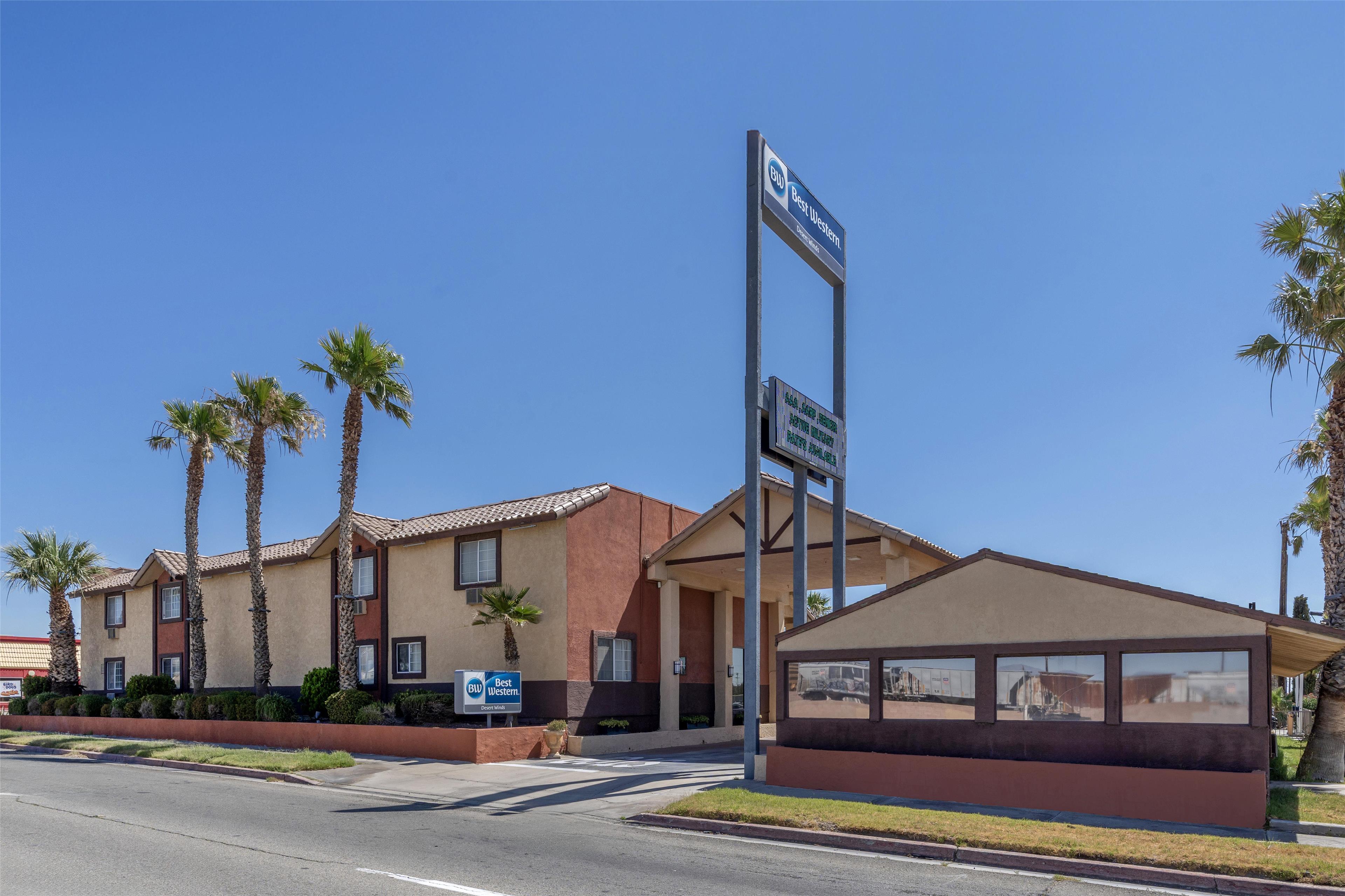 Best Western Desert Winds - Tap to explore photos