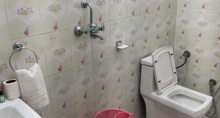 Hotel Ravi B.R. Group of hotels Room Type - Premium Room