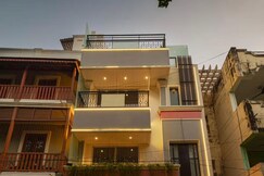 Luxury 3BHK Service Apartments