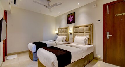 Elite Homes Room Type - Classic Twin AC Bed Room