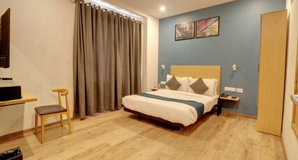 HOTEL MYSTIC FALLS Room Type - Deluxe room