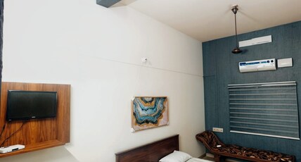 Highway Inn Room Type - Deluxe NON AC